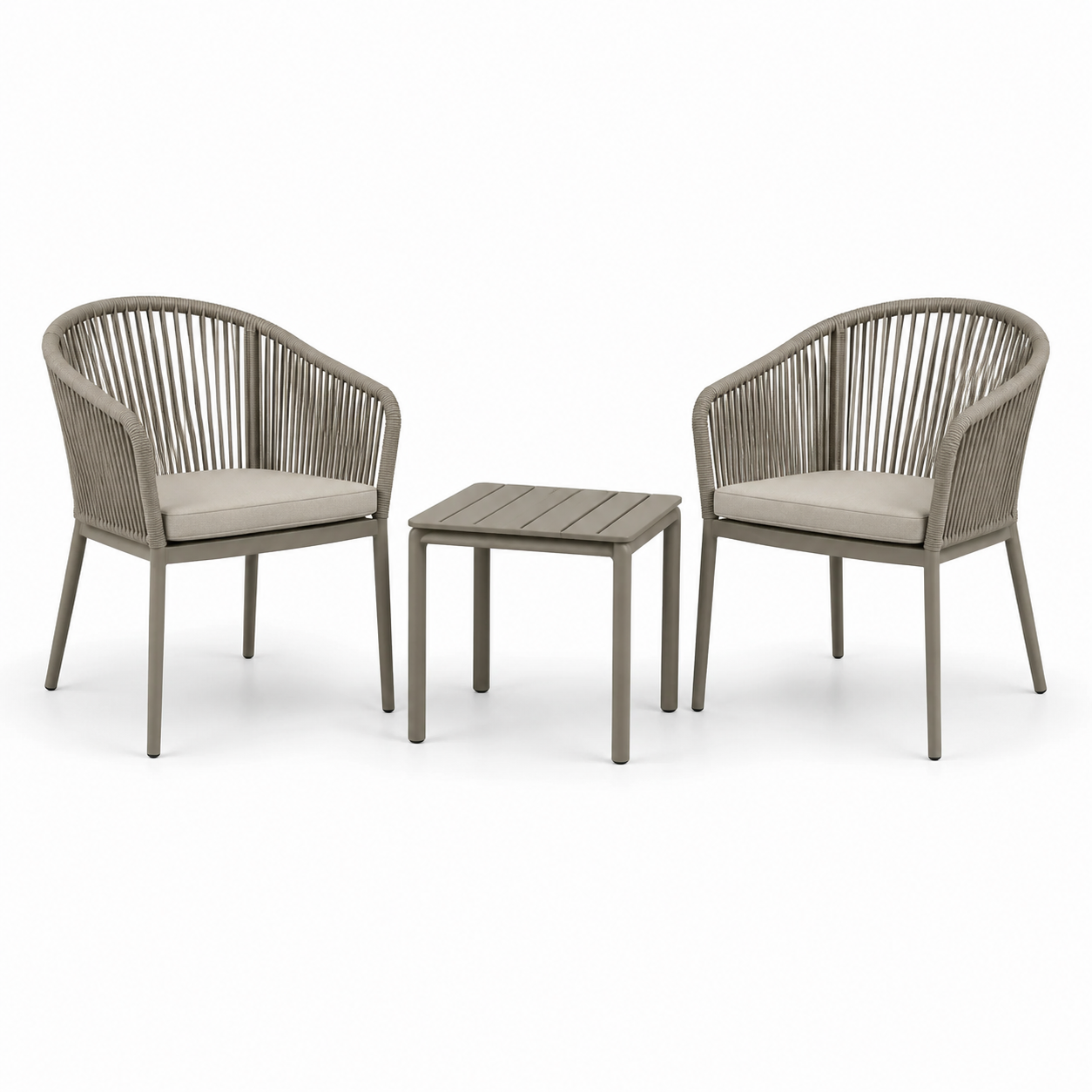 3-teiliges Gartenmöbel-Set in Taupe/Beige – 2 Armlehnstühle je 60 x 62 x 82 cm und Beistelltisch 50 x 50 x 45 cm